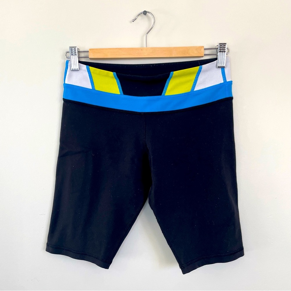 Lululemon Groove Shorts Extra Long Tall Cut Biker Style Black with Blue Waist